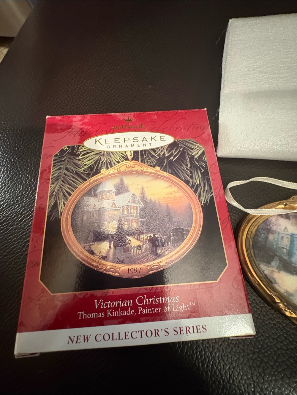 Hallmark keepsake ornament Victorian Christmas, Thomas Kincaid painter of light